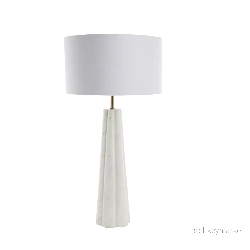 Sophie bordslampa H66 Ø33 cm. vit Sophie bordslampa H66 Ø33 cm. vit