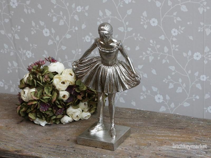 Dekoration Ballerina H39 / L23 / B13 cm antik silver  REA