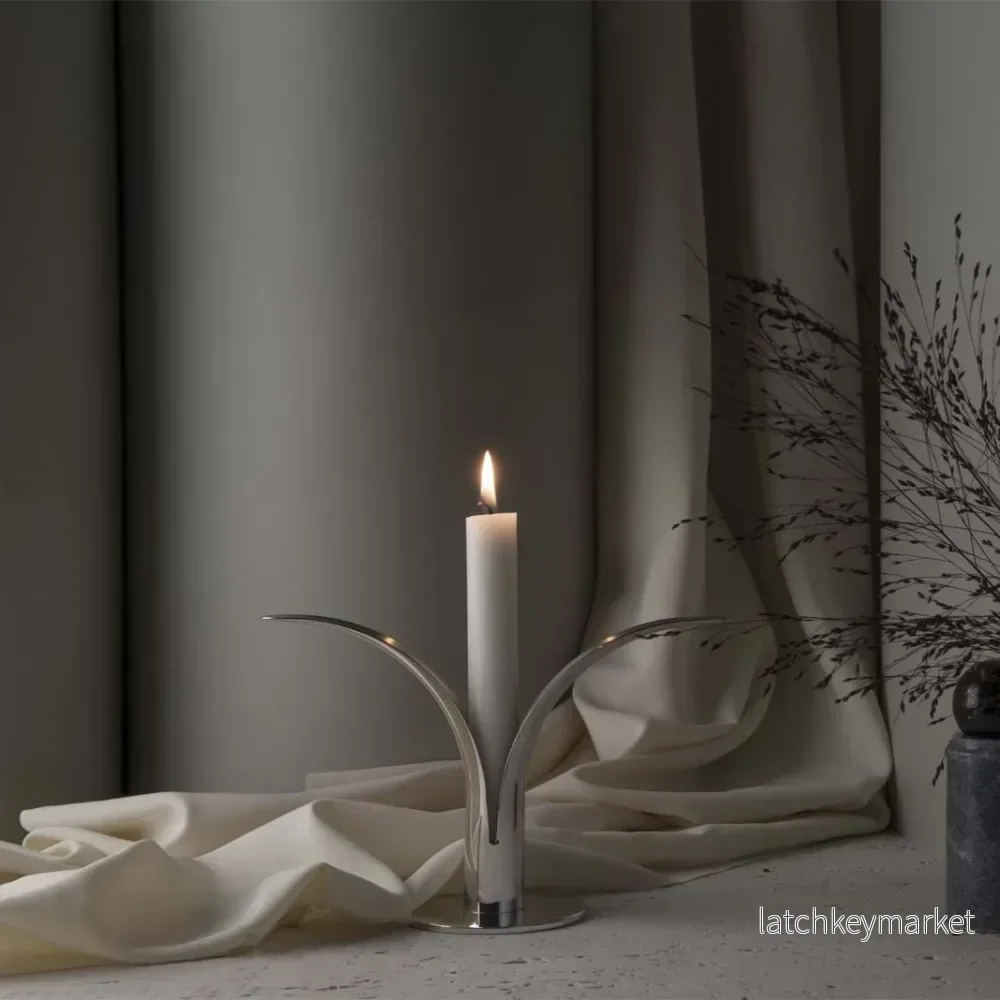 The Lily Candleholder - Bild 3