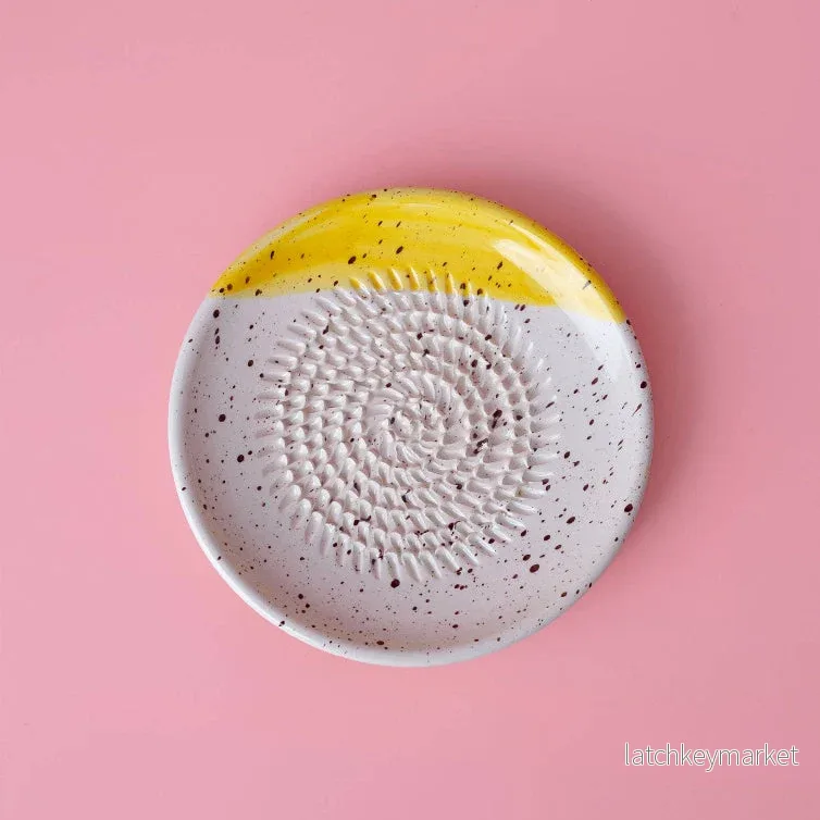 Ceramic Garlic Grater Plate - Small Yellow & White - Cinnamon