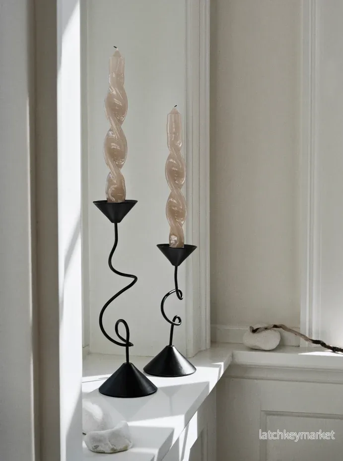 Black Swirly Candle Holder Medium - Bild 2