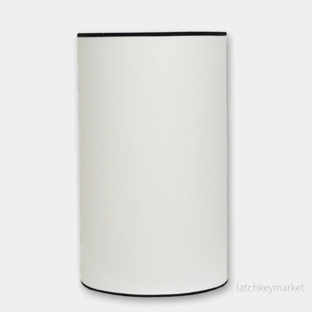Lampskärm Carolin Vit med svarta band D25/H40 cm Lampskärm Carolin Vit med svarta band D25/H40 cm