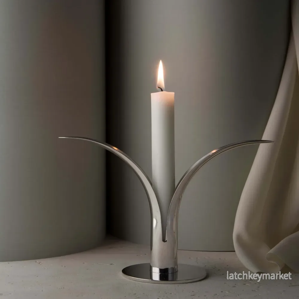 The Lily Candleholder - Bild 2