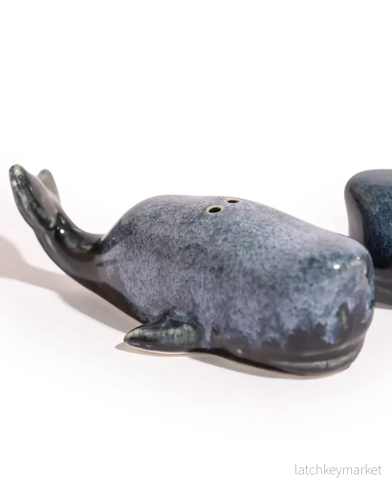 Set Of Ceramic Blue Whale Salt & Pepper Shakers (To Be Bough - Bild 2