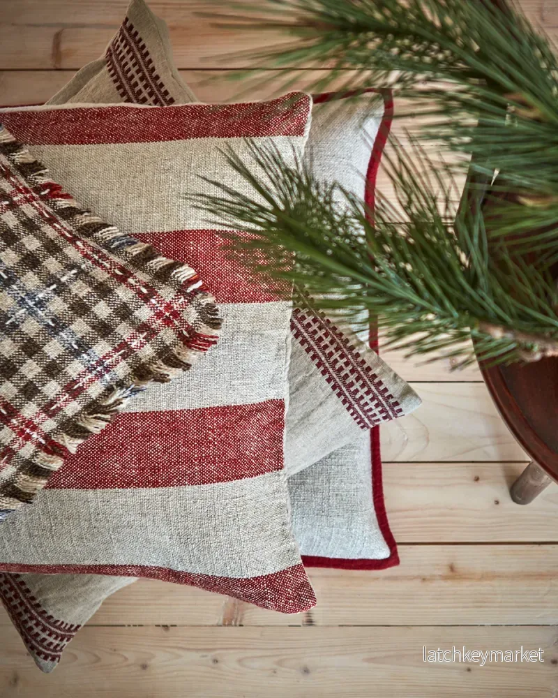 Kuddfodral Noel 50 x 50 cm med breda ränder Kuddfodral Noel 50 x 50 cm med breda ränder