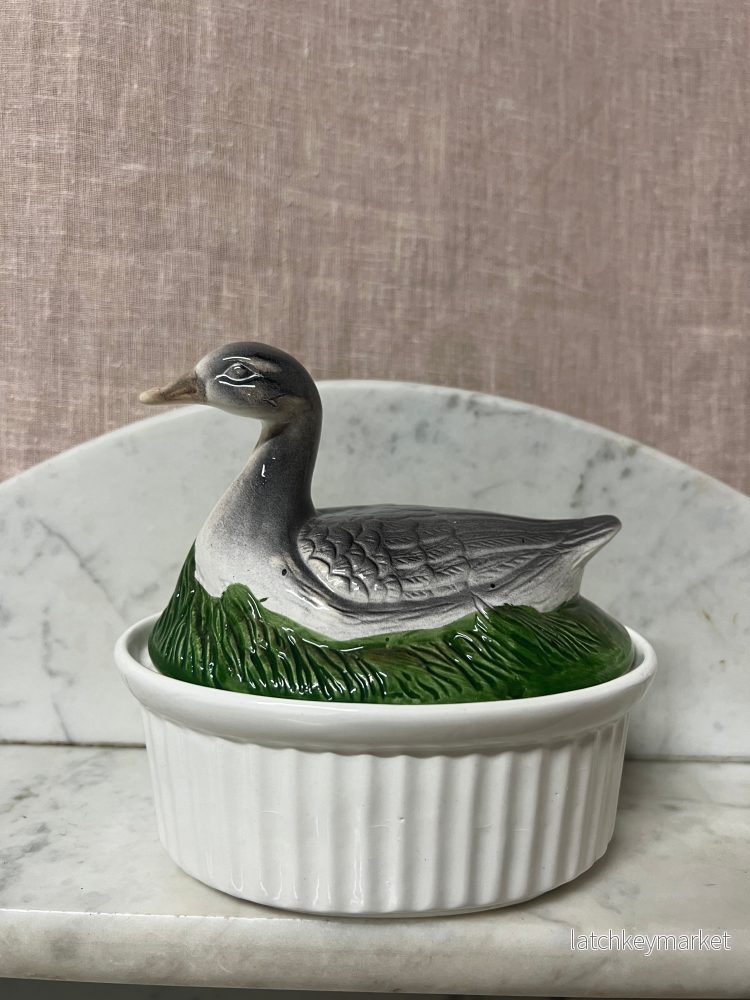 And – äggömma i porslin And – äggömma i porslin